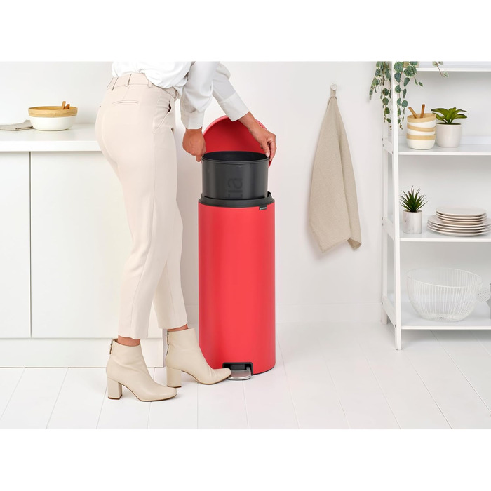 Відро Brabantia Treteimer 30L, мінеральний червоний, сталь, пластик
