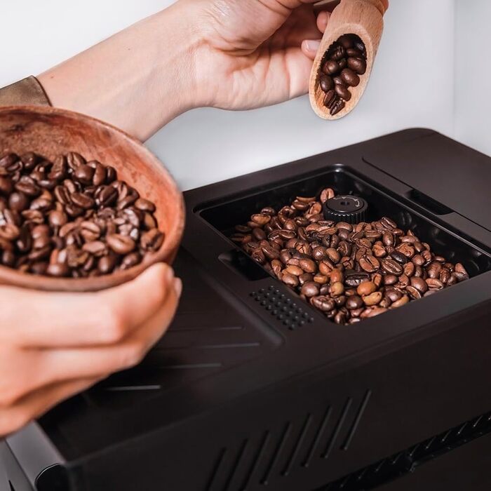 Кавомашина Cecotec Cumbia Cremmaet Compact, 1350 Вт, 19 бар, термоблок, резервуар 1,1 л, контейнер 150 г, автоматичне очищення