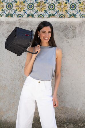 Сумка-шопер Reisenthel CarryBag XS – Стабільний шопер XS формату з практичною внутрішньою кишенею – Елегантний та водонепроникний дизайн (Glossy Dots Black)