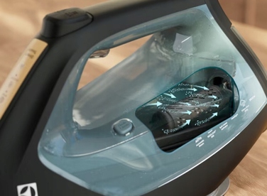 Парова праска Electrolux Renew 800 E8SI2-8OG з підсвічуванням, 250 г/хв