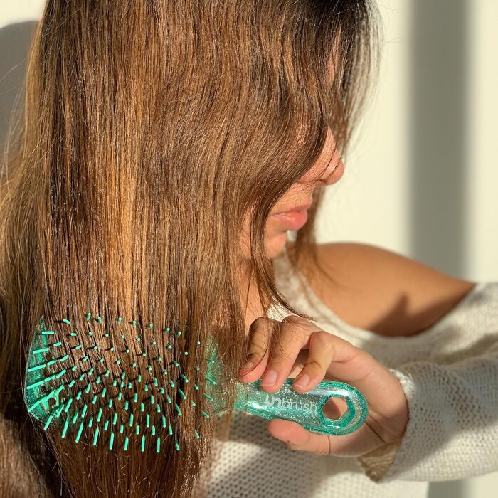 Щітка для розчісування волосся FHI Heat UNbrush - безболісне розчісування мокрого та сухого волосся будь-якого типу, DuoFlex-щітинки, антистатична, легка, з вентиляцією, блакитна