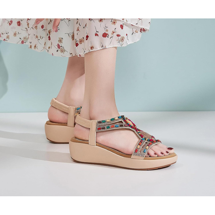 Босоніжки жіночі літні на танкетці Keilsandalen Aprikose 35 EU. Елегантні босоніжки з камінням та перлами для пляжу, висота танкетки 5 см