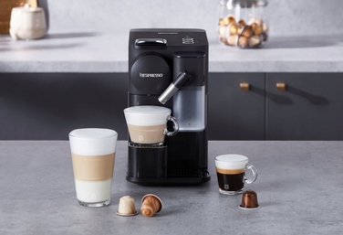 Капсульна кавомашина з капучинатором De'Longhi Lattissima One, 19 бар, чорна