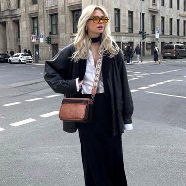 Сумка жіноча через плече MUIIKOLA середнього розміру, екошкіра, чорно-коричнева, з широким м'яким ременем