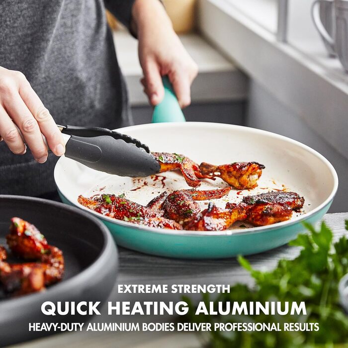GreenPan Rio Healthy Ceramic Non-Stick 16-Piece Cookware Set with Frying Pans, Sauce Pans, PFAS-Free, Stay-Cool Handle, Oven Safe up to 160°C, Dishwasher Safe, Turquoise & Crème Cookware Set 16-Piece Turquoise & Crème