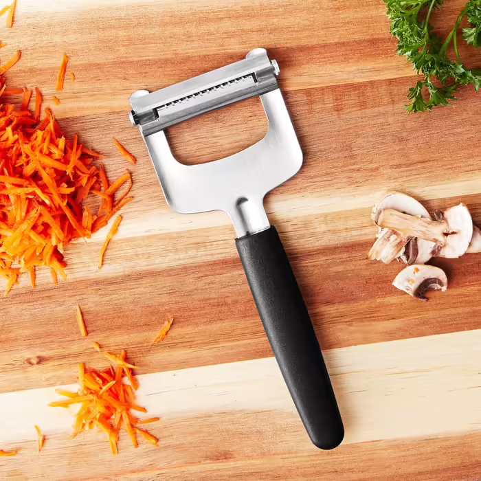 Овочечистка-джульєн з нержавіючої сталі Mercer Culinary M15960, чорна