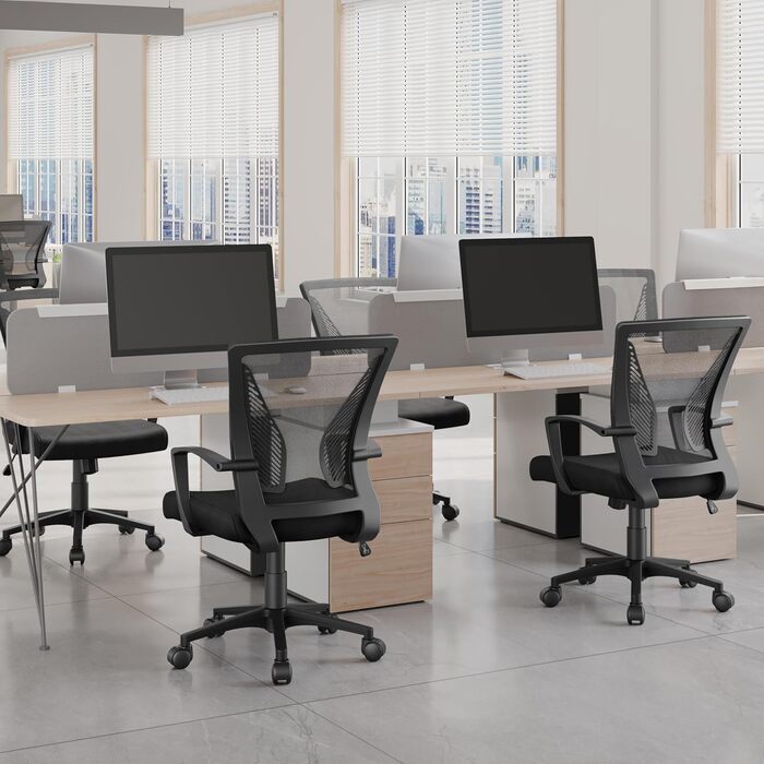 Офісний крісло Yaheetech ергономічне, комп'ютерне з сітчастою спинкою, з підлокітниками, для офісу та дому, чорне, до 136 кг, з регулюванням висоти та функцією гойдання