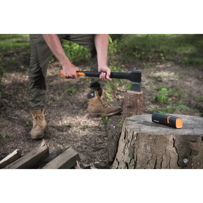 Точилка для ножів Fiskars Xsharp: керамічний точильний елемент, корпус з скловолокна, чорний/помаранчевий