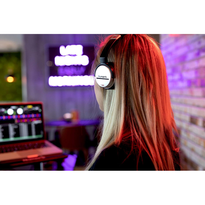 DJ-контролер Numark Mixtrack Platinum FX + навушники Numark HF125 для Serato DJ (4-Deck)