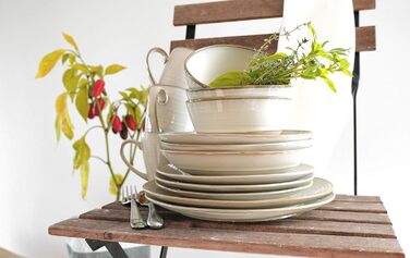MÄSER 931371 Nottingham Vintage Dinner Set for 4 people, 8-piece tableware set with dinner plates and soup plates in an irregularly round retro look, stoneware, beige