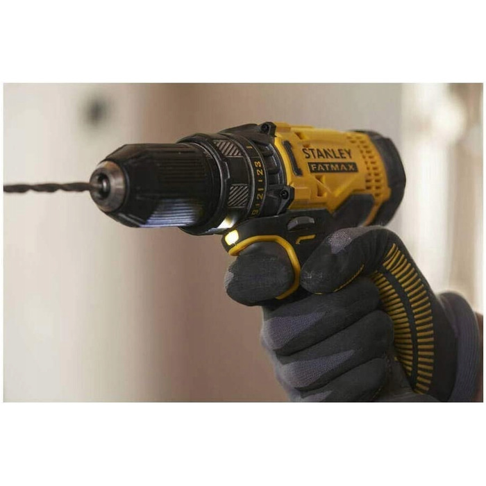 Шурупокрут Stanley V20 SFMCD700C2K 50Нм, 2x1,5Аг, у кейсі