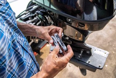 Gerber Multi-Tool with 12 functions, Dual Force, includes holster, with one-hand opening and frame-lock locking mechanism, overall length: 12 cm, 30-001613