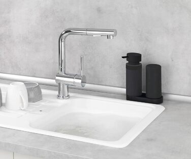 WENKO Easy Squeez-e Dish Station Black, a combination of a refillable dish soap and hand soap dispenser, ideal for bathrooms, kitchens, and guest toilets. Capacity approximately 250 ml per dispenser. Dimensions 15 x 18 x 7 cm.