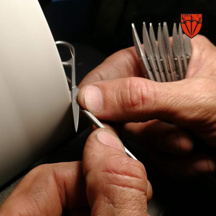 Набір для манікюру DREI SCHWERTER 'Pescara' (6 шт.) - нігтьова шаричка, кусачки, пінцет, пилка для нігтів з сапфіром, очищувач для нігтів, шкіряна шаричка, колір коньяк, штучна шкіра Straussoptik