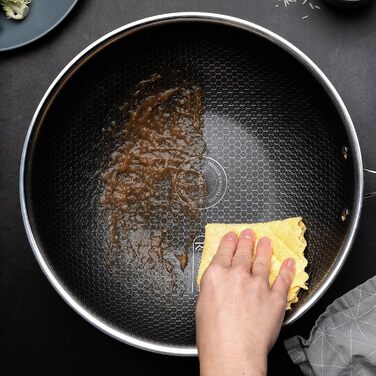 ROSMARINO HexaPro 3.0 28 cm Stainless Steel Pancake Pan - High-quality non-stick coating, oven-safe - Ideal for the versatile kitchen. Pancake pan, 28cm