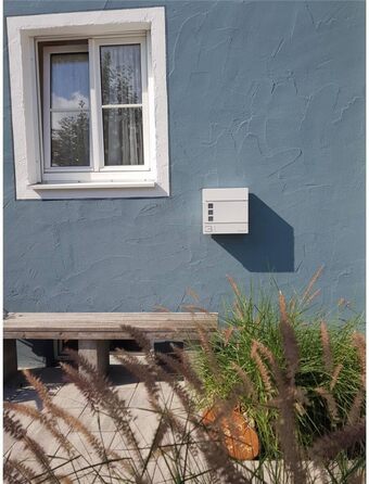 Поштова скринька Metzler Cube антрацит RAL 7016 з лазерним гравіюванням адреси та номера будинку. Скринька настінна з відділенням для газет та вікном, розмір 37x37x10.5 см