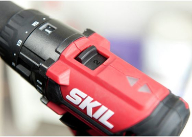 Акумуляторний шуруповерт Skil 20 V CD1E3018CA