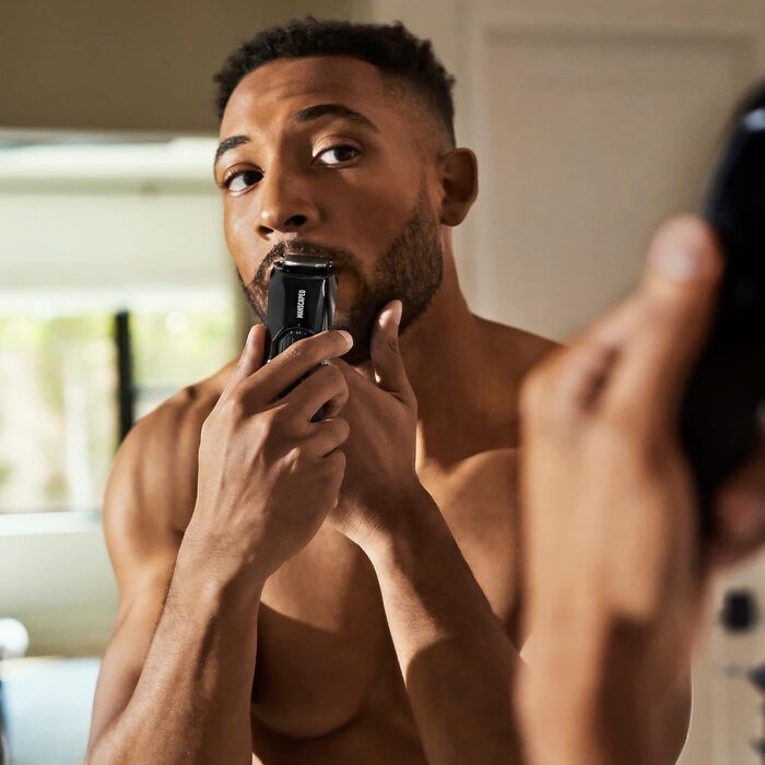 The Beard Hedger® by MANSCAPED®, beard trimmer/beard shaver, 20 length settings, stainless steel T-blade for precise trimming, 60 minutes of cordless runtime, waterproof