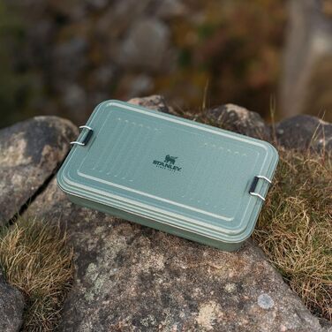Stanley Useful Classic Box 1.2L - Dishwasher Safe - Stainless Steel Lunchbox - Stackable Sandwich Box - BPA-Free - Secure Closure, Hammered Green, Hammertone Green