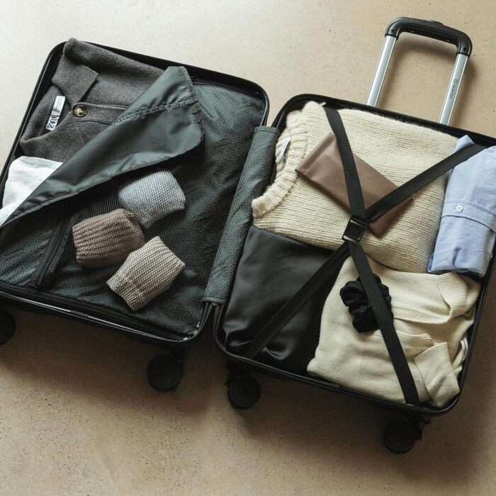 Набір валіз NUMADA Upfly T10 ABS (4 шт.): ручна валіза 55x40x20 см, середня 60 л, велика 78 л + косметичка. Міцний та надійний багаж.