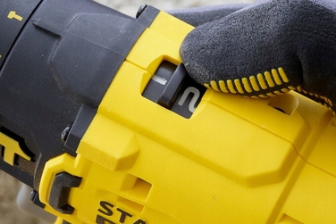 Ударний дриль-шурупокрут Stanley FatMax 18V SFMCD711D2K (2x2,0 Агч) у кейсі