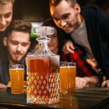 LIGHTEN LIFE Whisky Decanter 849 ml Lead-Free Whisky Carafe with Stopper in Gift Box, Crystal Scotch Decanter, Premium Bourbon Decanter, Spirits Decanter for, Bourbon, Carafe for Men