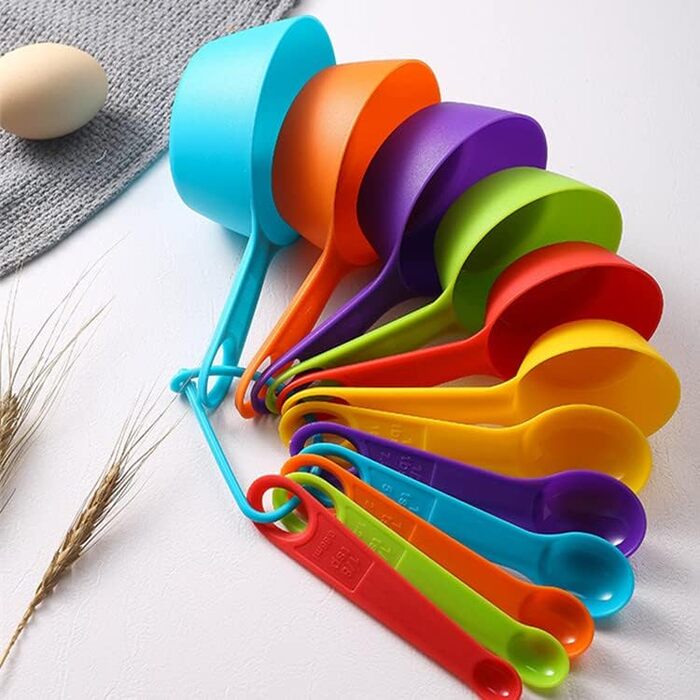 12-Piece Baking Tool Set for the Kitchen, Measuring Spoons, Plastic Measuring Cups with Scale, Measuring Cup for Milk, Coffee Spoons, Kitchen Utensils