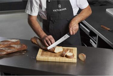 Ніж кондитерський Victorinox з хвилястою кромкою, нековзна ручка, нержавіюча сталь, чорний, можна мити в посудомийці