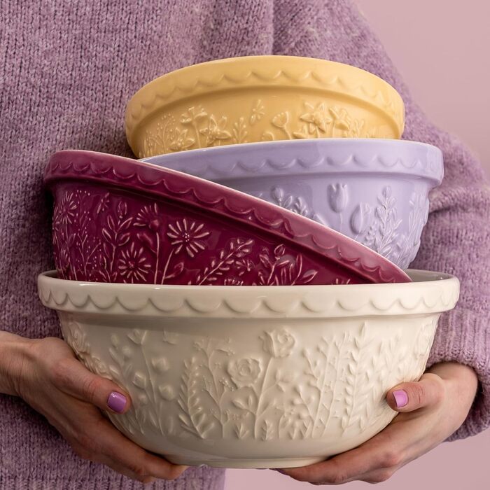 Mason Cash Stoneware Mixing Bowl 24 cm | Daisy | 2.7 L | Dough Bowl for Bread Dough, Cake Dough or Pizza Dough | Made from high-quality, chip-resistant stoneware | Large Dough Bowl