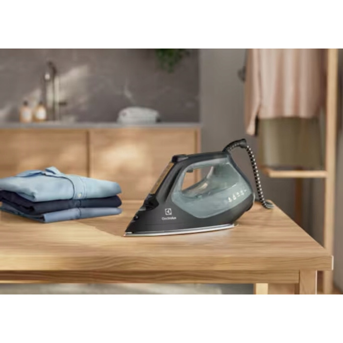 Парова праска Electrolux Renew 800 E8SI2-8OG з підсвічуванням, 250 г/хв