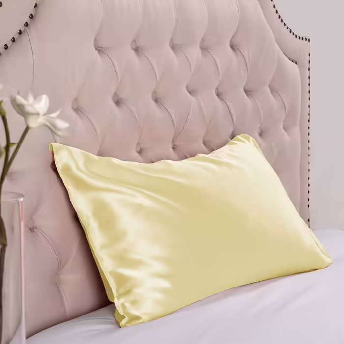 Silk 22 Momme Silk Pillowcase Set of 2, 100% Mulberry Silk Pillowcase for Hair and Skin with Envelope Closure, Soft and Smooth Silk Pillowcase, 50 x 66 cm Yellow Yellow 50x66cm