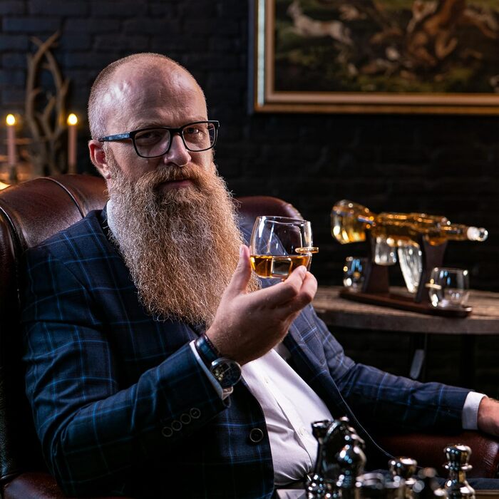 Набір віскі WHISISKEY: декантик 1000 мл, 2 келихи, 4 камні для віскі, подарункова коробка