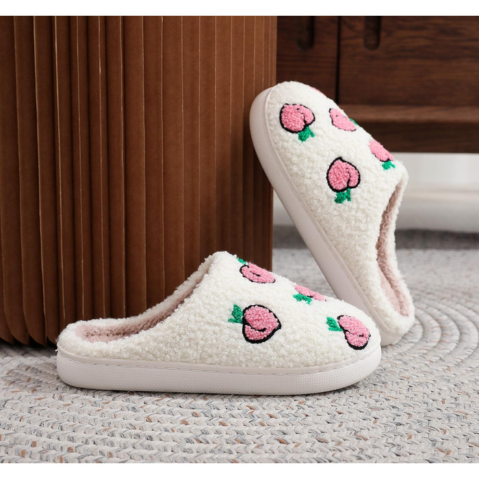 Тапочки домашні жіночі та чоловічі зимові теплі з м'якого фетру у формі полуниці. Зручні домашні тапочки з піною з пам'яті для пар. Білий колір (40/41 EU, персик)
