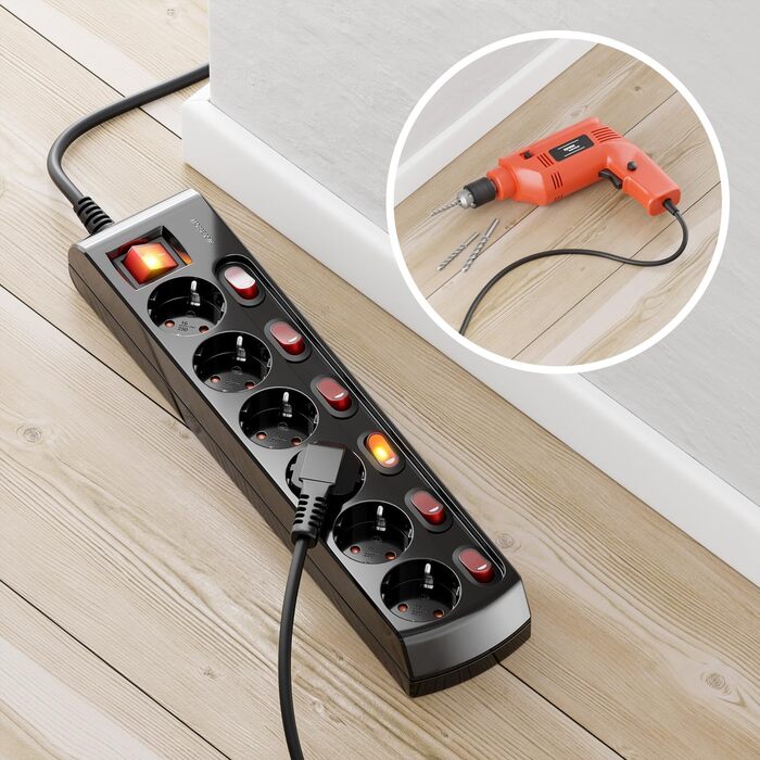 Многофункціональна мережева стрічка deleyCON з 6 розетками та індивідуальними вимикачами (3м, чорна)