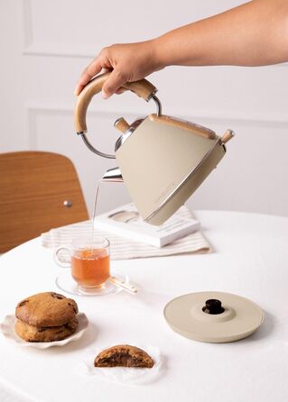 Retro Electric Kettle - Cream White - 1L Capacity, Fast Boil, Auto Shutoff, Anti-Scale Filter, Water Level Indicator