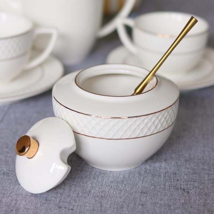 Wilmax Sugar Bowl + Milk Jug Set - 2-Piece - Porcelain Milk & Sugar Containers with Gold Pattern - White - Sugar Dispenser with Lid - Coffee Service for Milk Coffee Tea