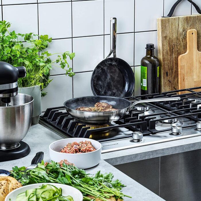 Набір сковорідок KitchenAid з нержавіючої сталі 20 см і 28 см, 3-шарове антипригарне покриття, для індукції, для духовки, посудомийної машини, з холодною ручкою, сріблястий