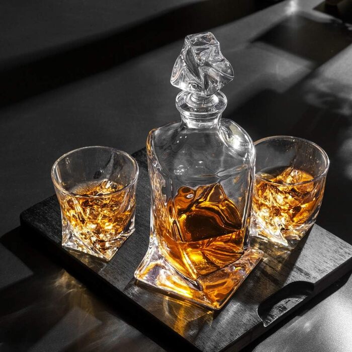 KANARS Whisky Decanter and Glasses Set, 800 ml Lead-Free Crystal Whiskey Decanter with 4x 300 ml Glasses, 5-Piece, Gift Box