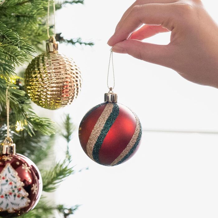 Набір новорічних кулічок Valery Madelyn, 16 шт, 6 см, червоно-зелено-золотий, з подарунковою упаковкою