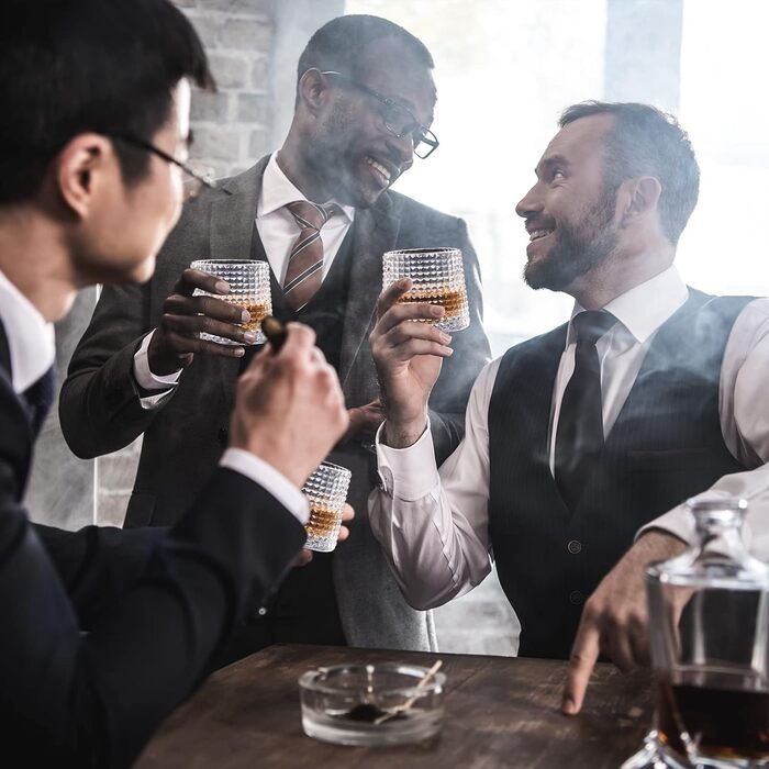 Набір для віскі: охолоджуючі камені, келихи та подарункова упаковка для чоловіків