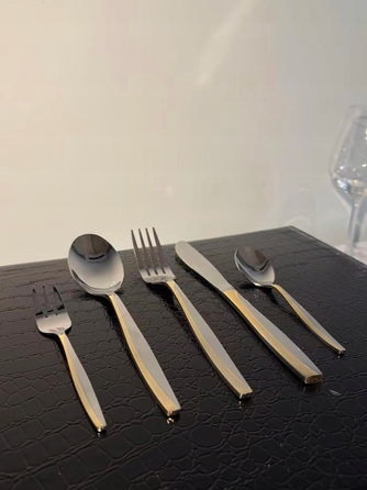 Набір столових приборів у кейсі-валізці, нержавіюча сталь, 72 предмети на 12 осіб