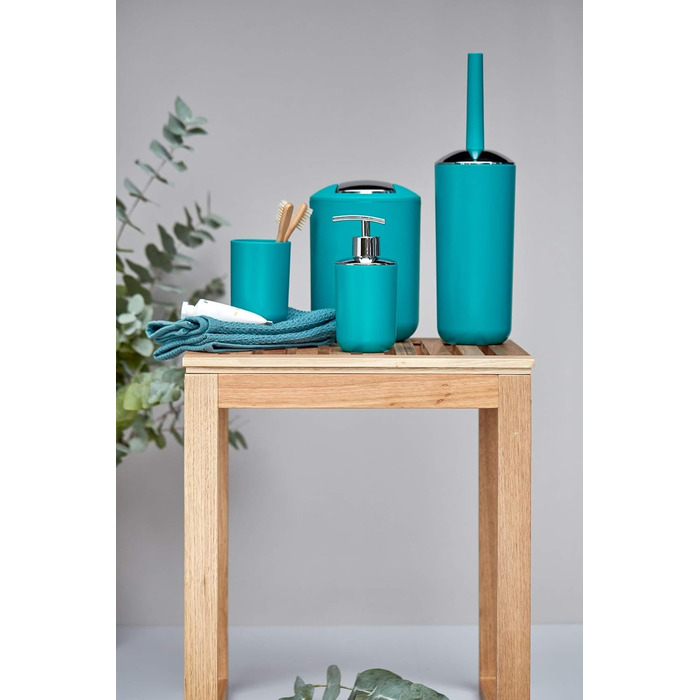 WENKO Stool Norway, warm accented square bathroom stool, high-quality living room stool with clear lacquer seal, natural, solid walnut wood, Scandinavian design, 40 x 46 x 30 cm, Natural