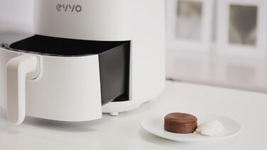 Фритюрниця EVVO без олії, 6 л, 1700 Вт, антипригарне покриття, Dual-Cyclon технологія, багатофункціональна, для випікання, дегідратації, розморожування, до 200 °C, автоматичне вимкнення, білий колір