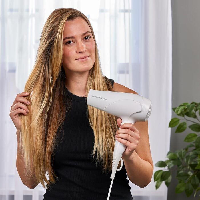 Фен Remington D3198: Іонний, з насадкою-дифузором та насадкою для укладки, 2200W, чорний (EU)