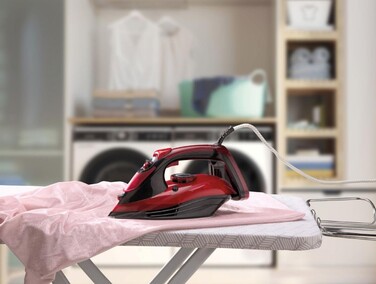 Праска Gorenje SIH2800BF 2800 Вт, керамічна підошва, автоматичне вимкнення