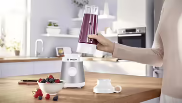 Bosch VitaPower Series 2 Stand Mixer MMB2111T, Mini Highspeed Mixer, up to 40,000 rpm, 450 W, silver & Bosch ToGo Bottle MMZBT01B, Smoothie ToGo Bottle 0.6 L, shatterproof, robust Silver / White Bundle with ToGo Bottle