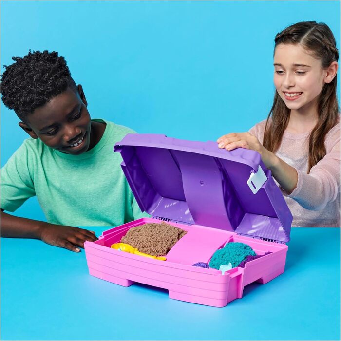 Kinetic Sand Mermaid Suitcase - with 1 kg of original kinetic sand from Sweden in 3 colors, 6 molds, 1 shovel for creative indoor sand play, for children ages 3 and up.