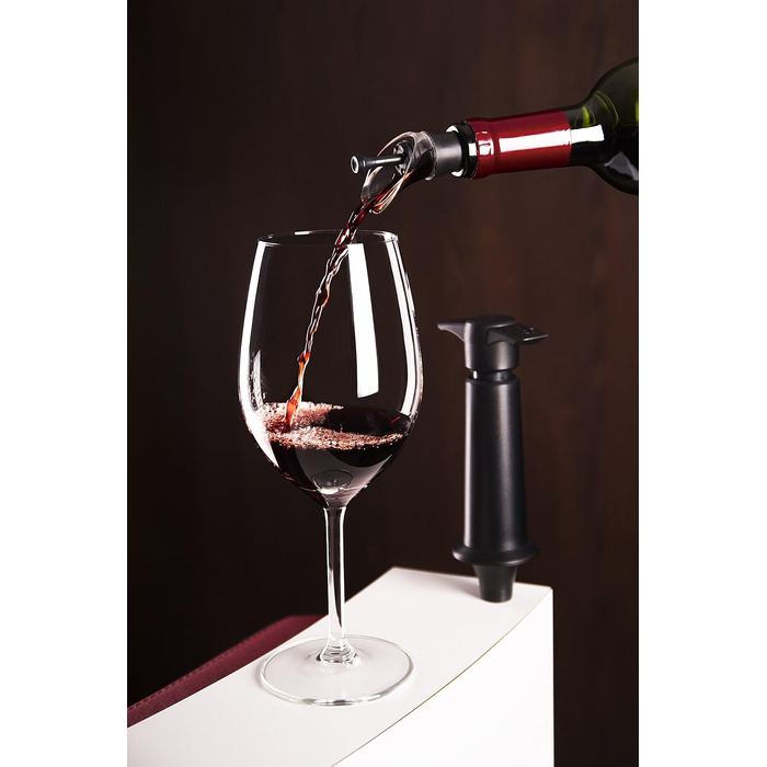Vacu Vin Wine Pump with Spout and Stopper, Plastic, Black, 5 x 8.3 x 22 cm
