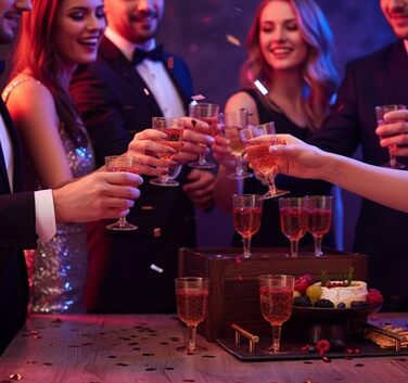 200 склянок для вина MATANA з пластику з золотим блиском (180 мл) – багаторазові келихи для вина, коктейлів, десертів, вечірок, весіль, днів народжень, 200 шт.