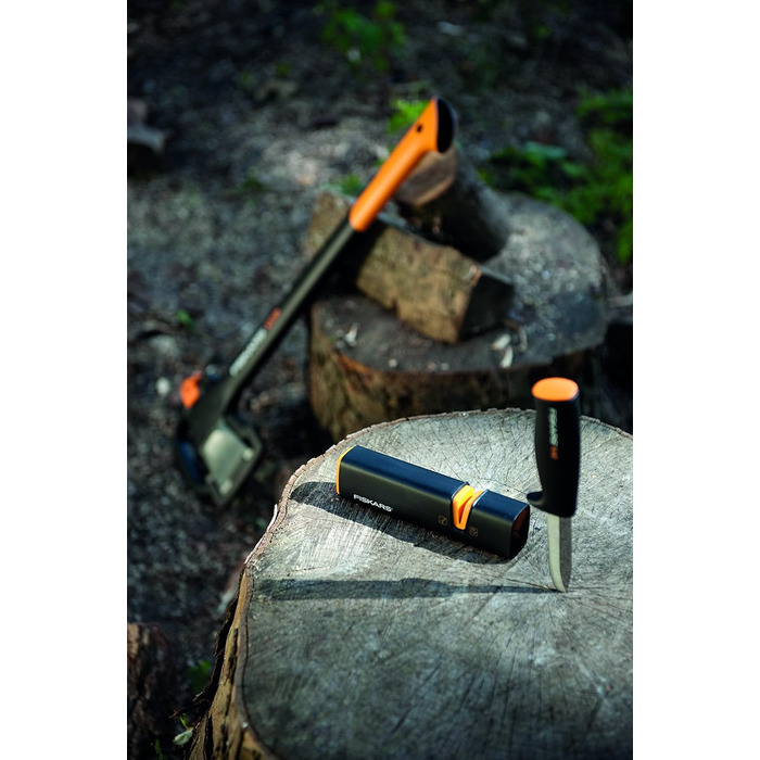 Точилка для ножів Fiskars Xsharp: керамічний точильний елемент, корпус з скловолокна, чорний/помаранчевий